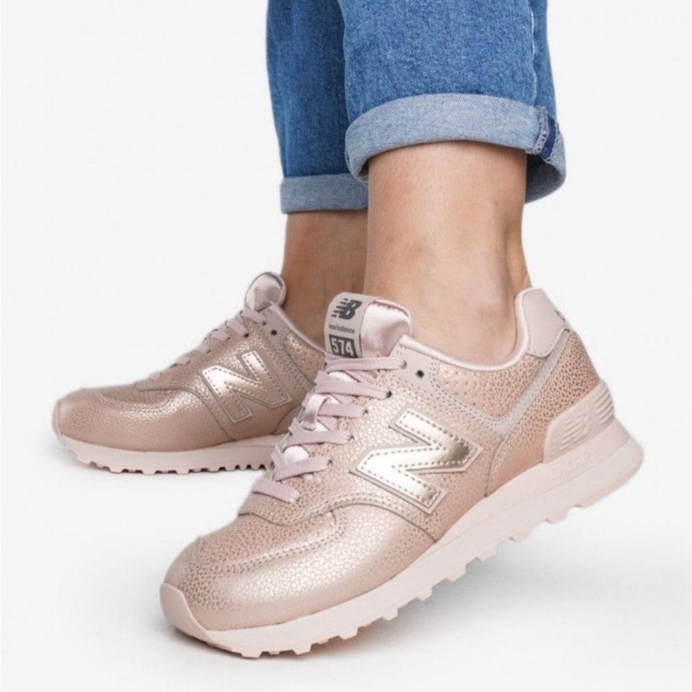 WOMENS NEW BALANCE 574 WORN METALLIC SIZE 8